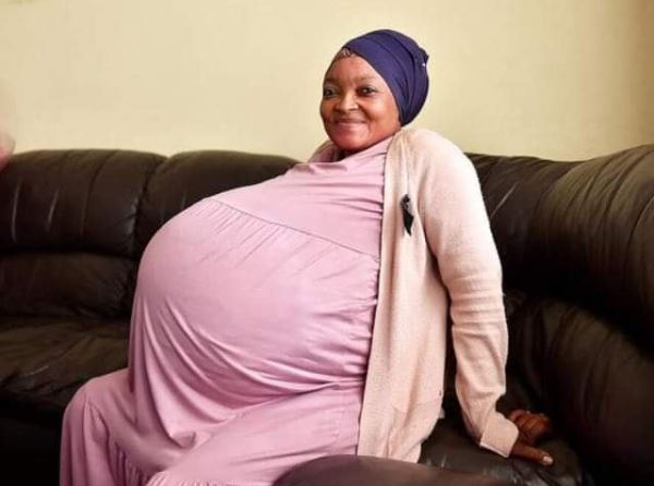 woman gives bith to 10 babies