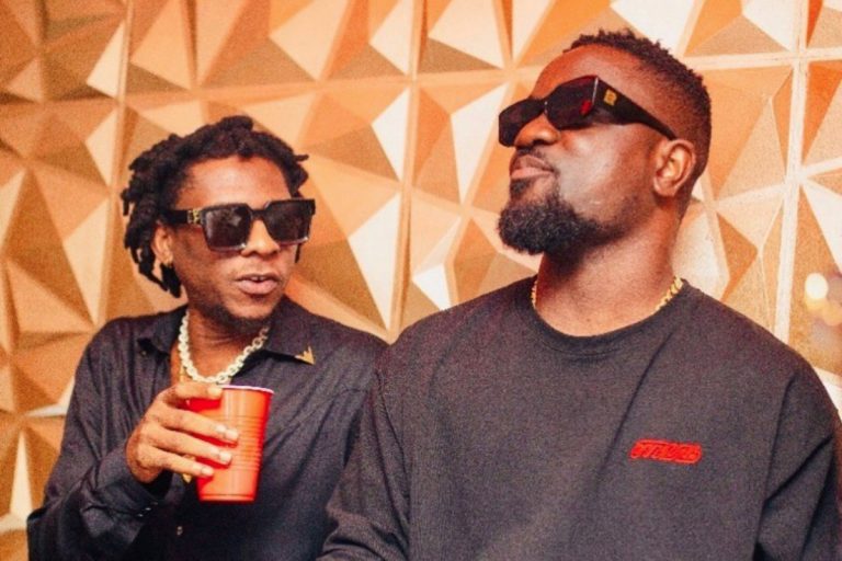 It’s Not Supposed To Be Your Problem – Mugeez To Those Chastizing Sarkodie For Not Replying Their Calls And Messages (Video)