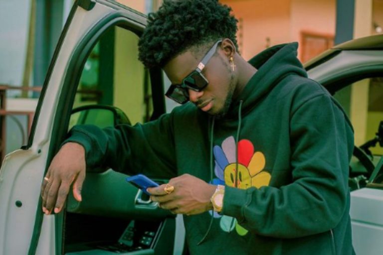 “You Turn Public Figure So What” – Netizens Reacts To Kuami Eugene’s Curse To Bloggers For Fabricating Lies That 12 People Welcomed Him At Akyem Oda