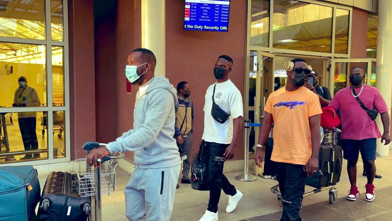 Sarkodie Touches Down In Kendya To Promote His ”No Pressure” Album In Grand Style (Photos)