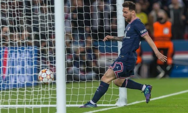 UCL: Messi Scores Twice Including A Cheeky Penalty In PSG Win (Video)
