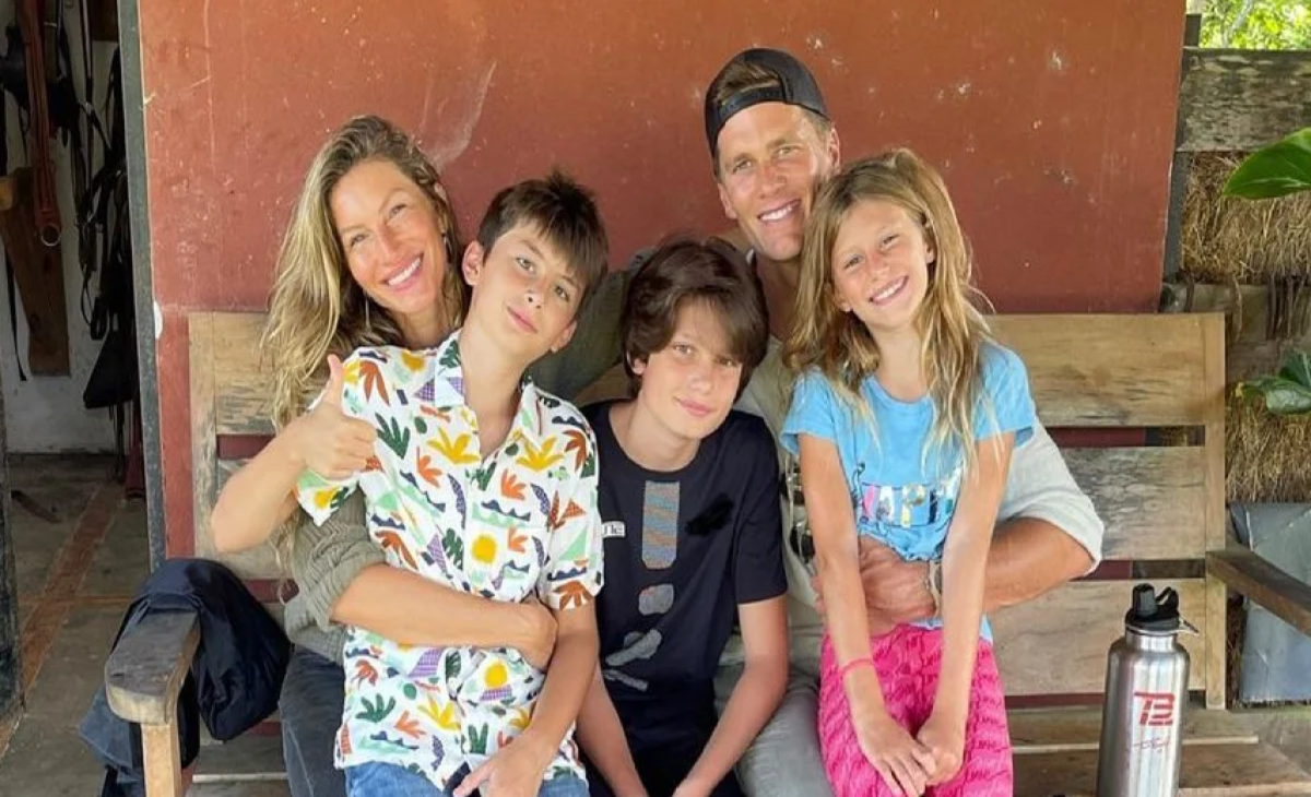 Tom Brady and children and wife
