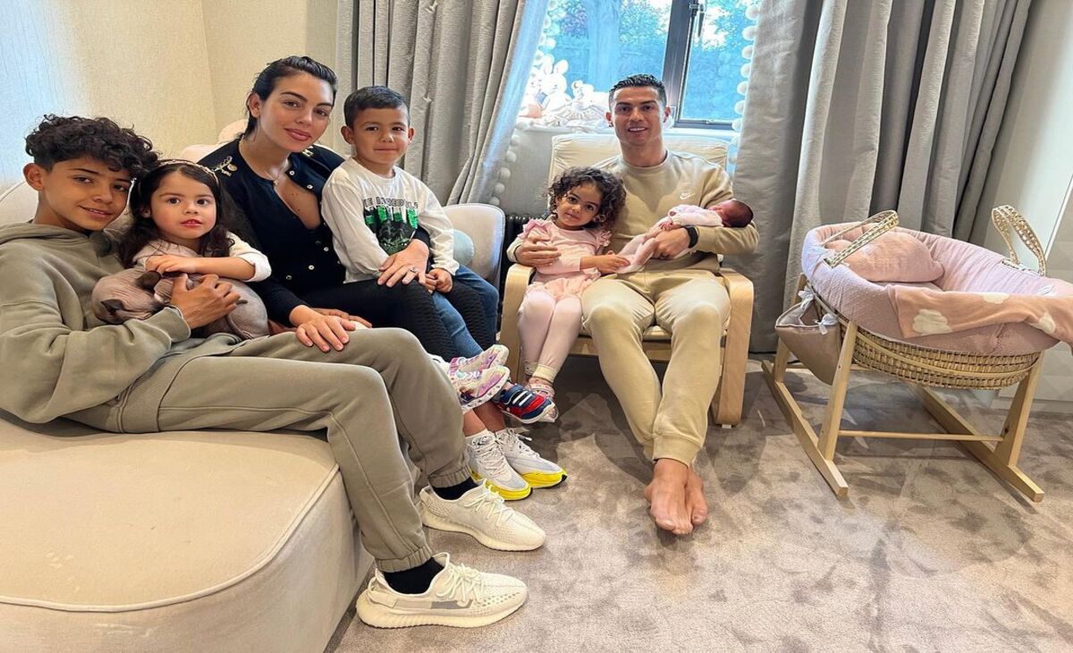 Cristiano Ronaldo and girlfriend and children
