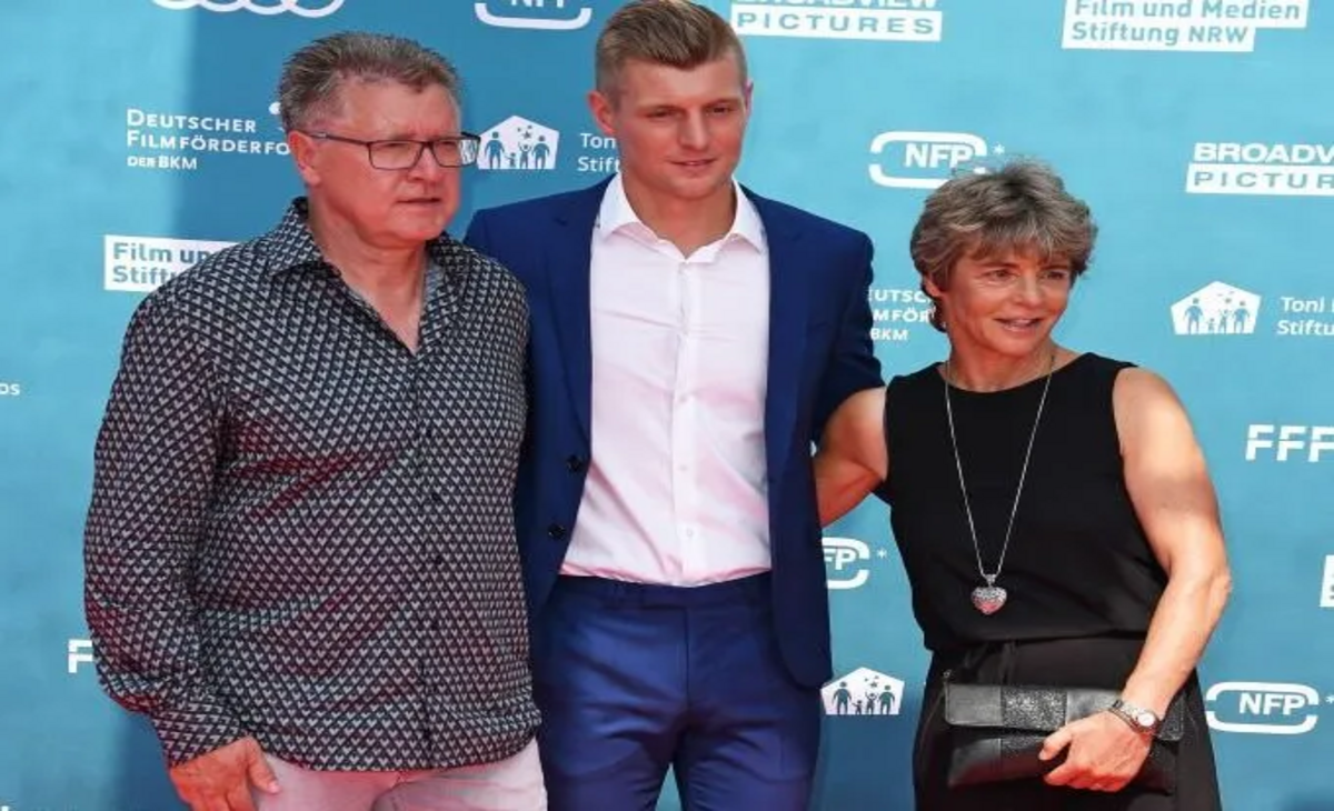 Toni Kroos and parents