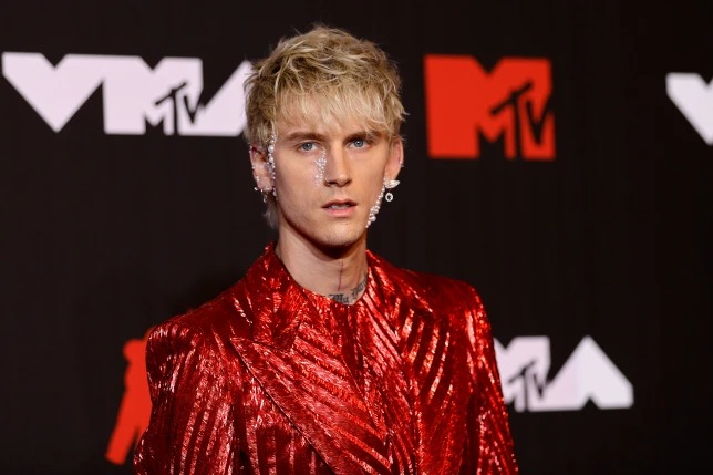 machine-gun-kelly-reveals-he-previously-attempted-suicide-while-on-the-phone-with-megan-fox