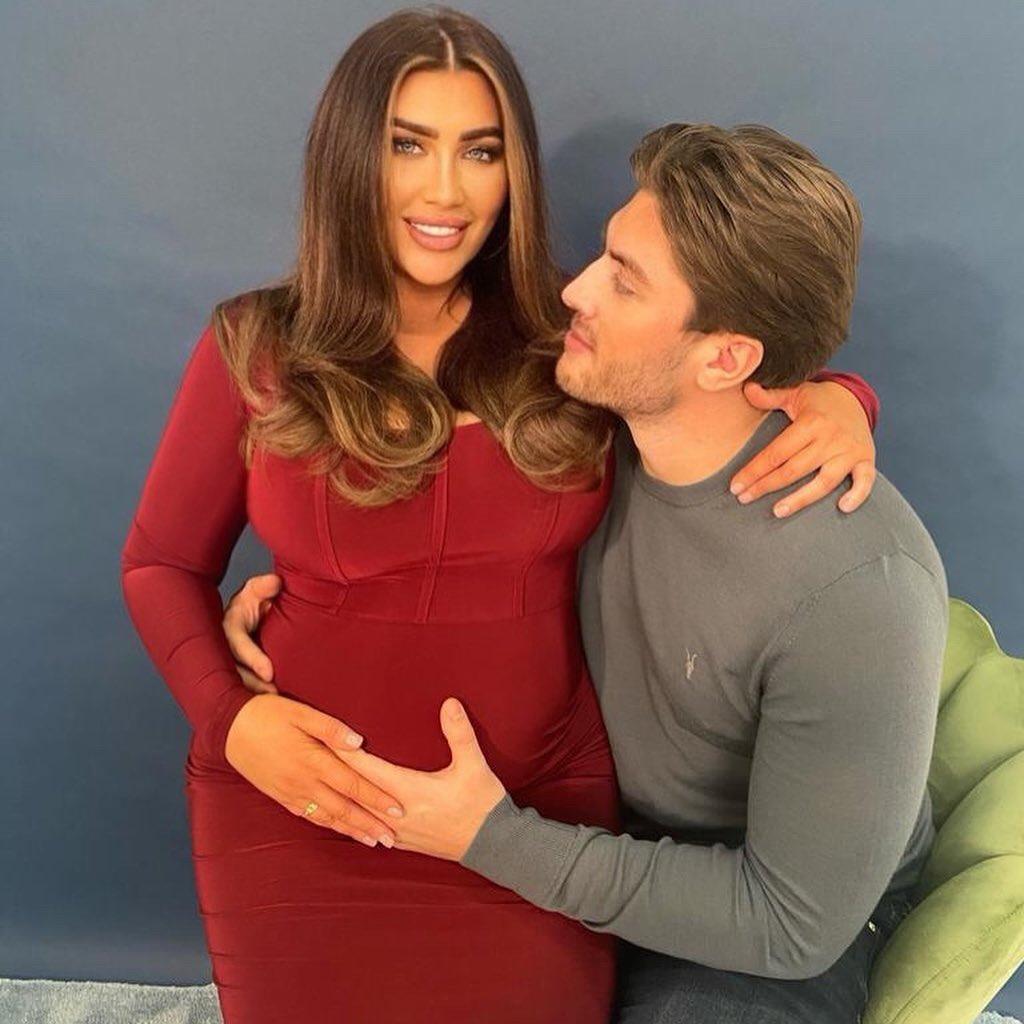 lauren-goodger-and-charles-drury-overwhelmed-over-messages-of-support-after-newborn-daughter-lorenas-death