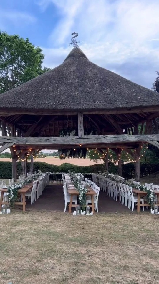 stacey-solomon-shares-glimpse-inside-stunning-wedding-venue-after-marrying-joe-swash-at-pickle-cottage-home